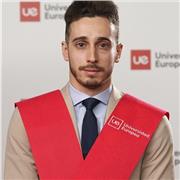 Profesor de inglés con mas de 8 años de experiencia dando refuerzo escolar de secundaria y bachillerato y de examenes oficiales.